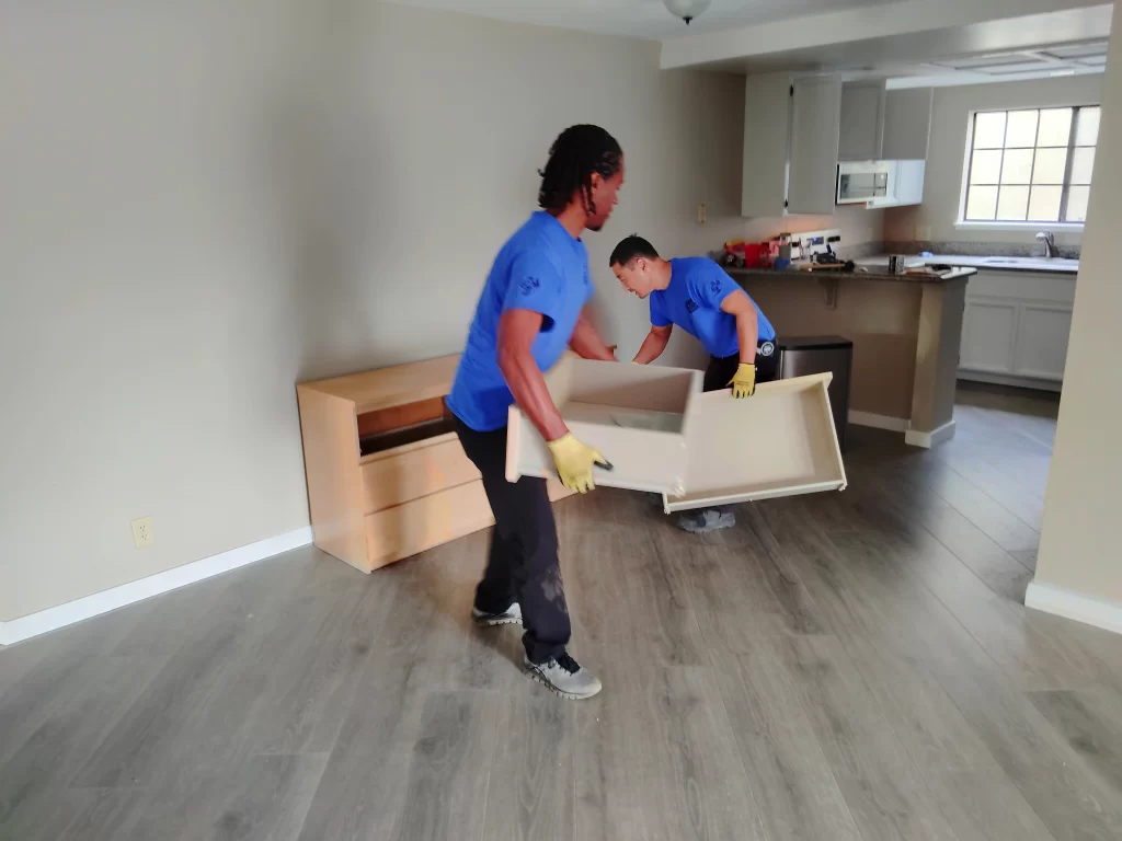 junk removal in San Diego apartment